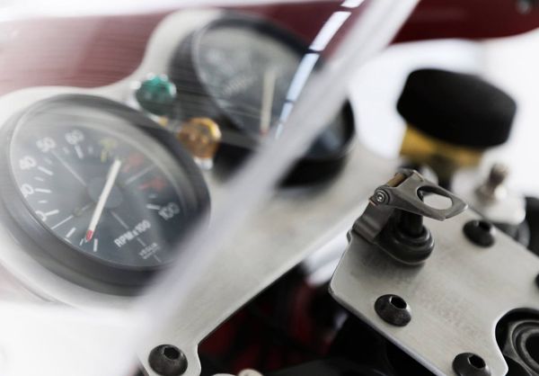 Moto Guzzi Airtail clocks and alloy top yoke