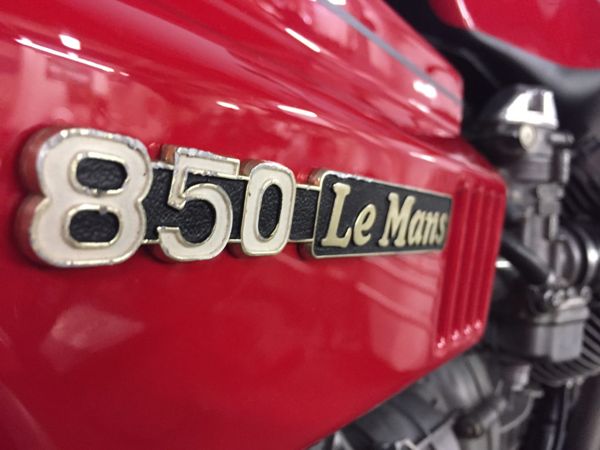 Moto Guzzi 850 Le Mans side panel badge