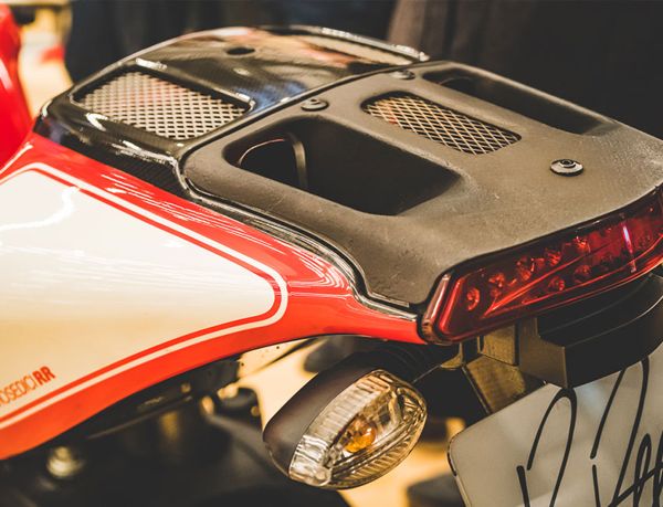 Carbon tail unit, rear light and indicator on the Desmosedici RR